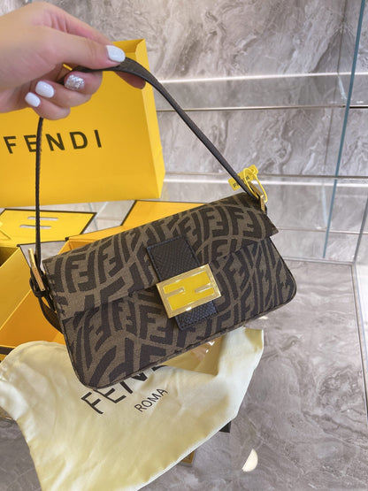 Fendi Women Baguette 1997 Brown