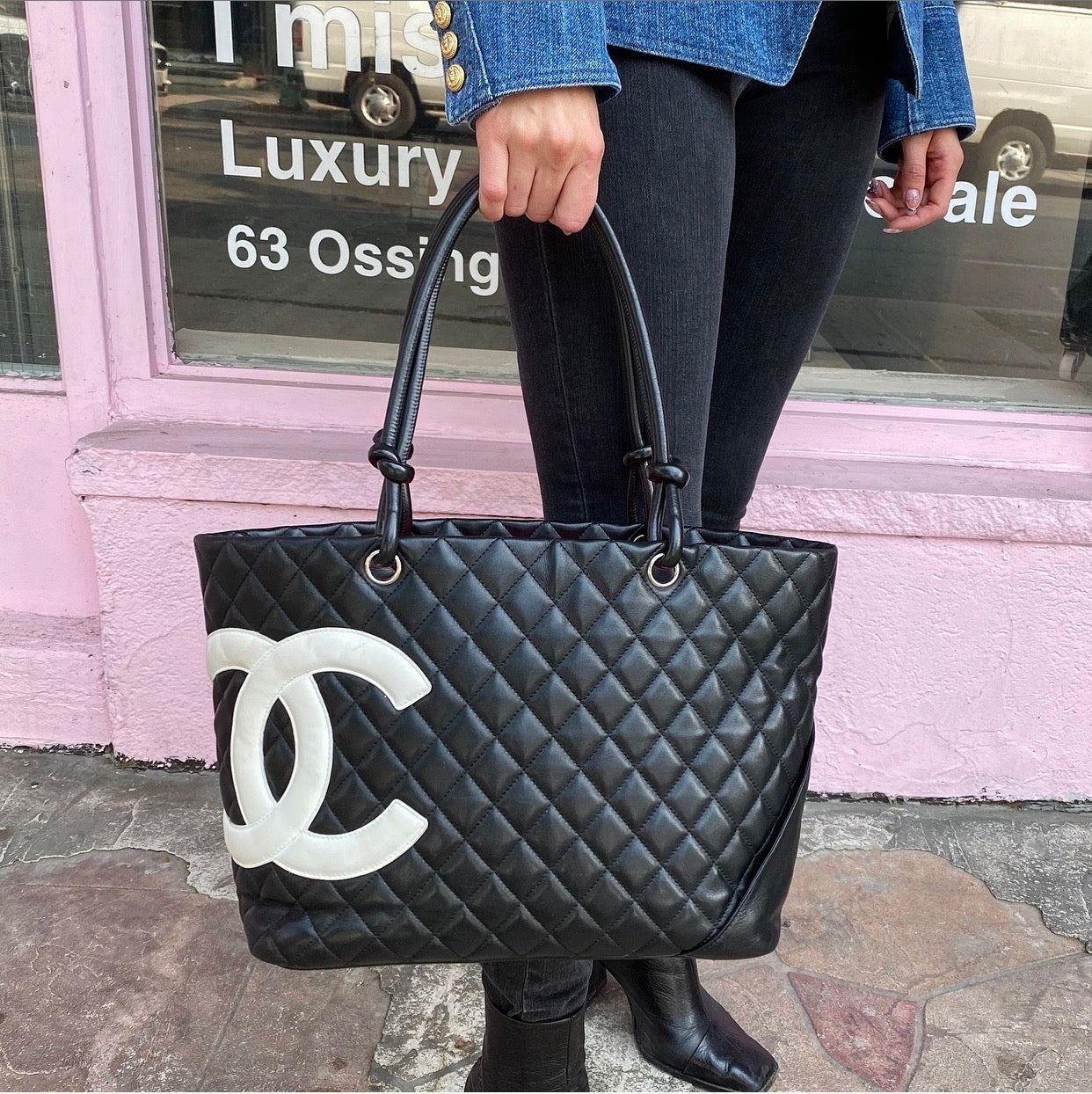 CHANEL Quilted Cambon Black and White CC Tote Bag 34x25x15cm
