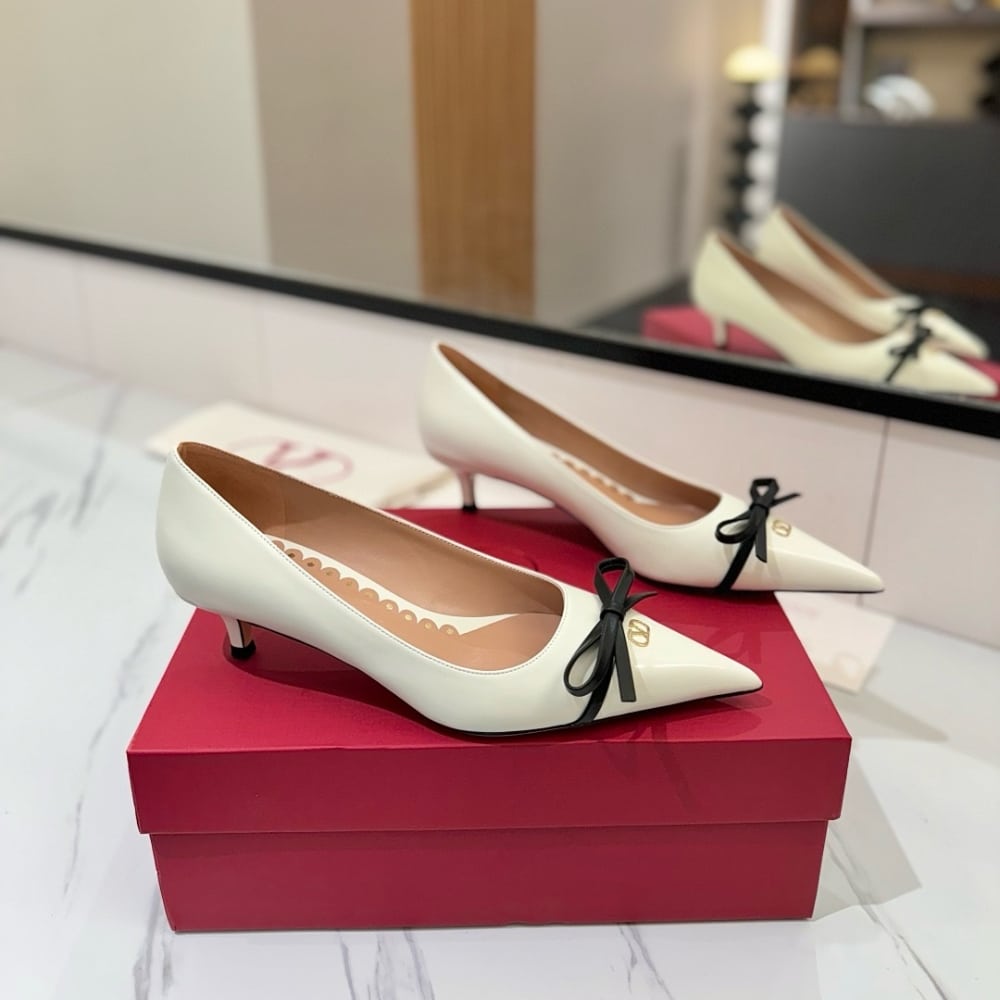 VALENTINO BEPOINTY PUMP IN PATENT LEATHER WHITE 6W2S0LQ0DAL A81