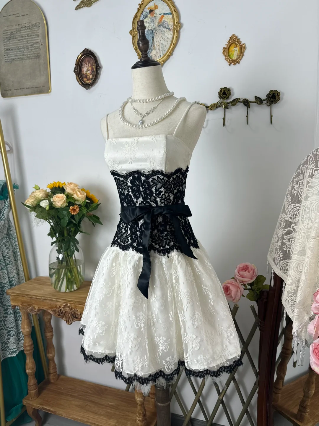 Cute A Line Strapless Bow Black White Lace Short Homecoming Dress Cocktail Dress SH3002