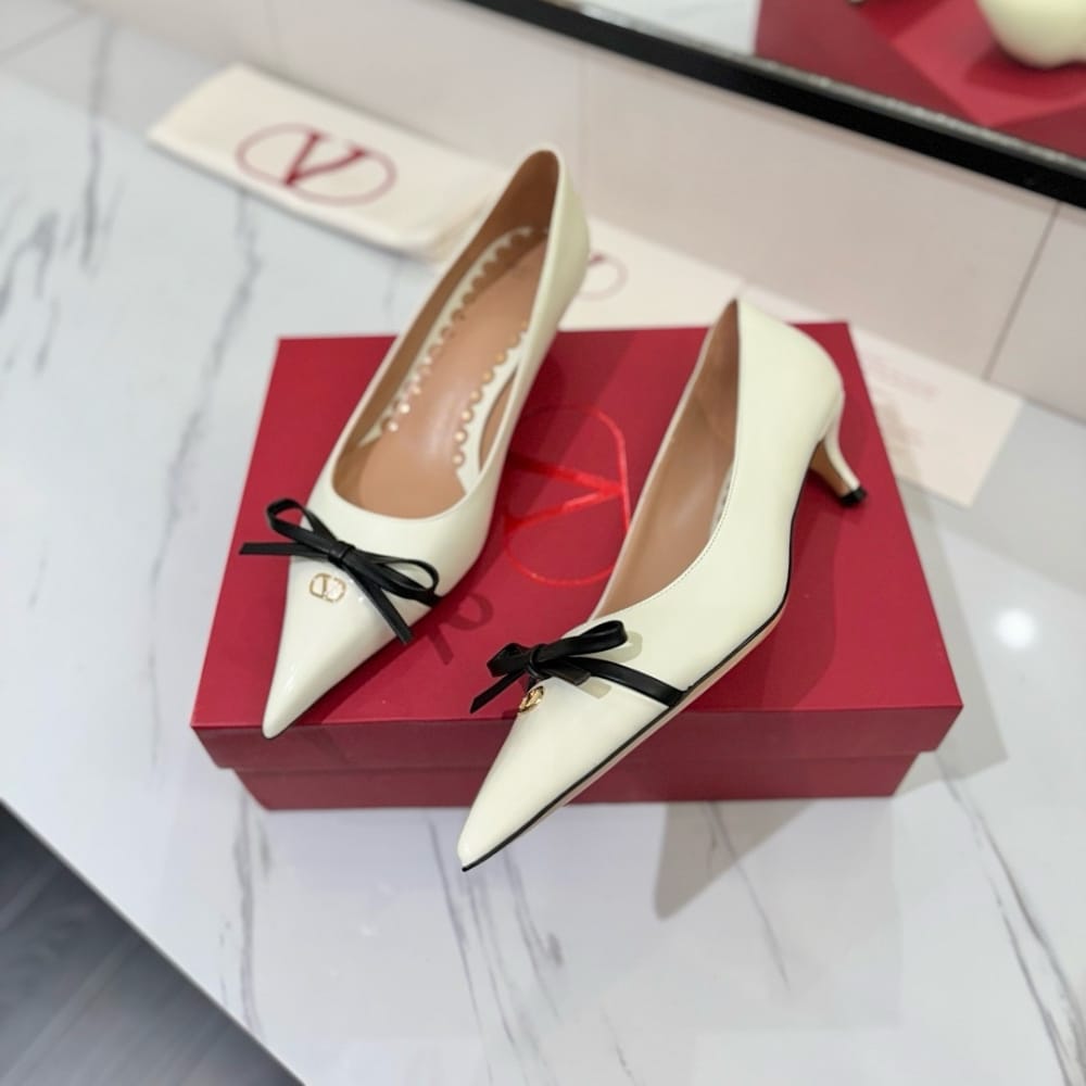 VALENTINO BEPOINTY PUMP IN PATENT LEATHER WHITE 6W2S0LQ0DAL A81