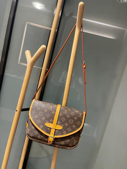 Louis Vuitton Monogram Saumur 30