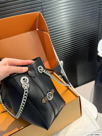 LV Louis Vuitton Carryall Crossbody Bag 26x18cm