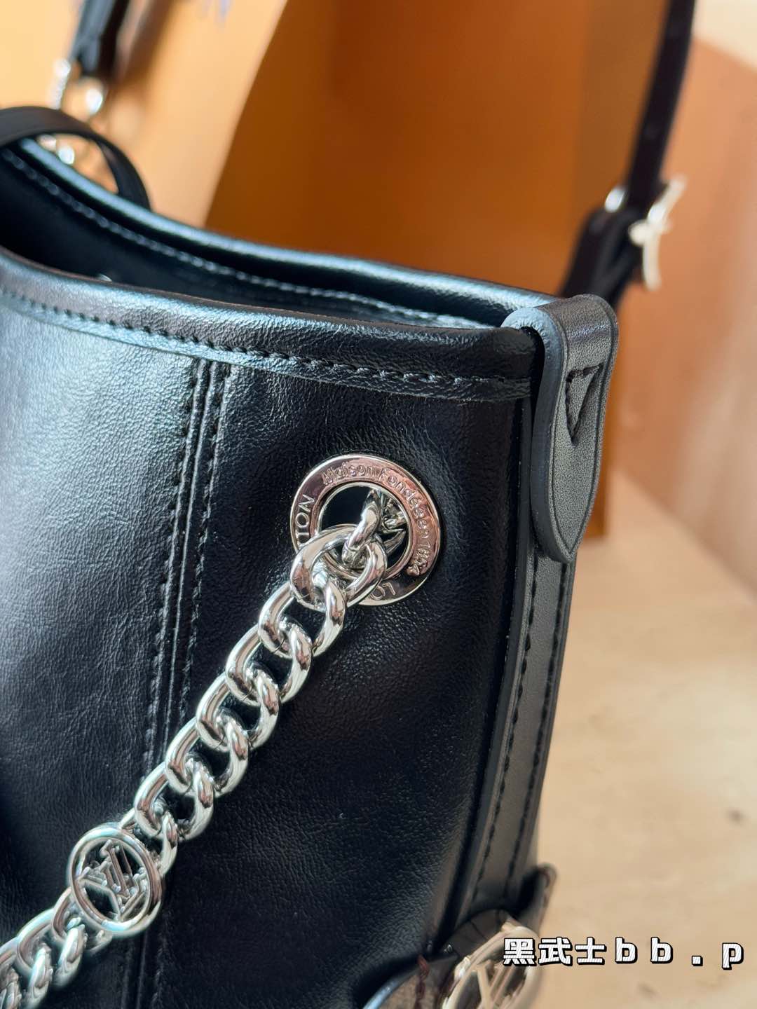 Louis Vuitton LV Black Tote Bag Slidable Metal Chain 26x17cm