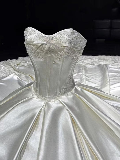 Classy Elegant Wedding Dress Ball Gown Strapless Satin Lace Long Wedding Dresses Bridal Gowns DH748