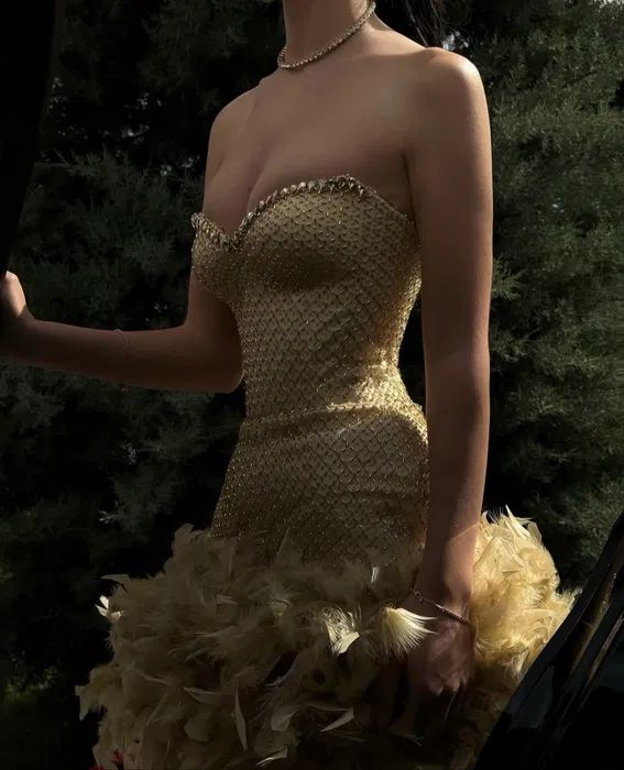 Gorgeous Sweetheart Strapless Sequin Feathers Yellow Cocktail Dress A-Line Short Party Dress S518