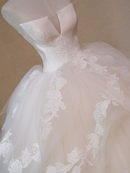 Classy Strapless White Tulle Lace Appliques Long Wedding Dress Formal Bridal Dress S910