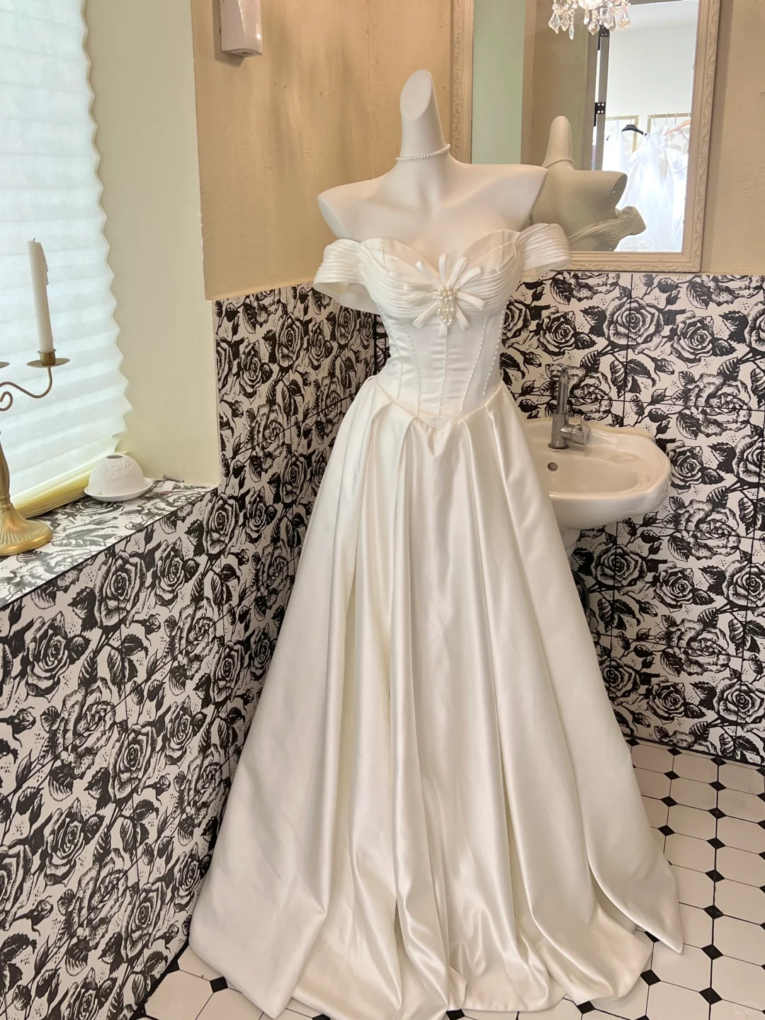 White Classy Ball Gown Off the Shoulder Pearl Satin Long Prom Dress Wedding Dress SH3857