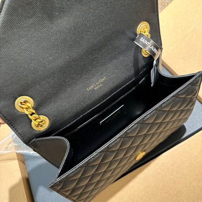 ENVELOPE MEDIUM IN MATELASSÉ