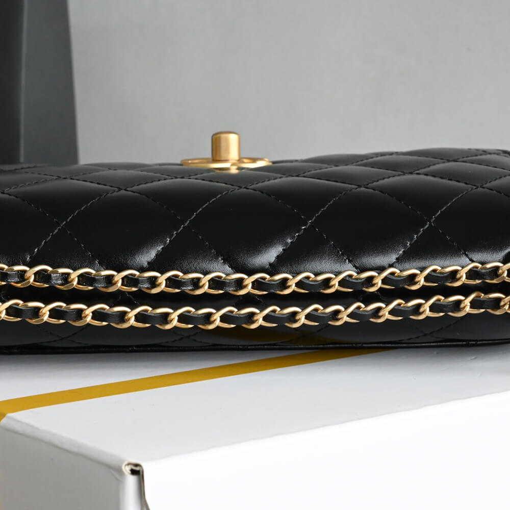 CHANEL Classic Wallet On Chain