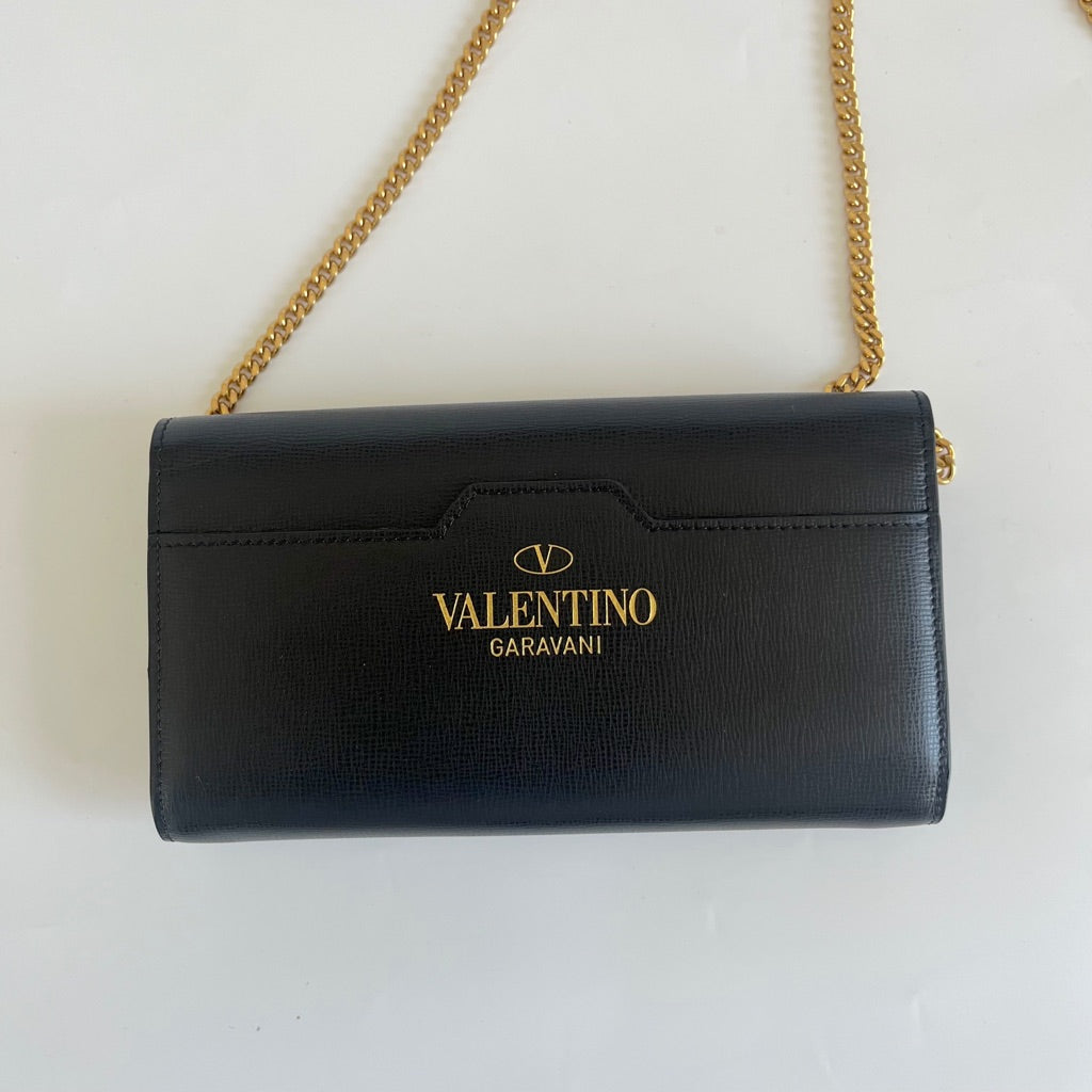 Valentino Garavani Rockstud Wallet on Chain in Textured Leather