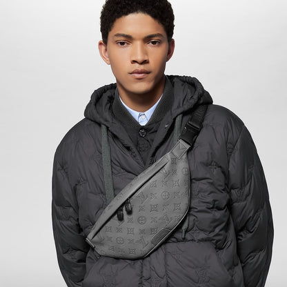 Louis Vuitton M46108 Discovery Bumbag