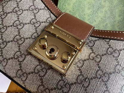 GG Supreme 811705 bag