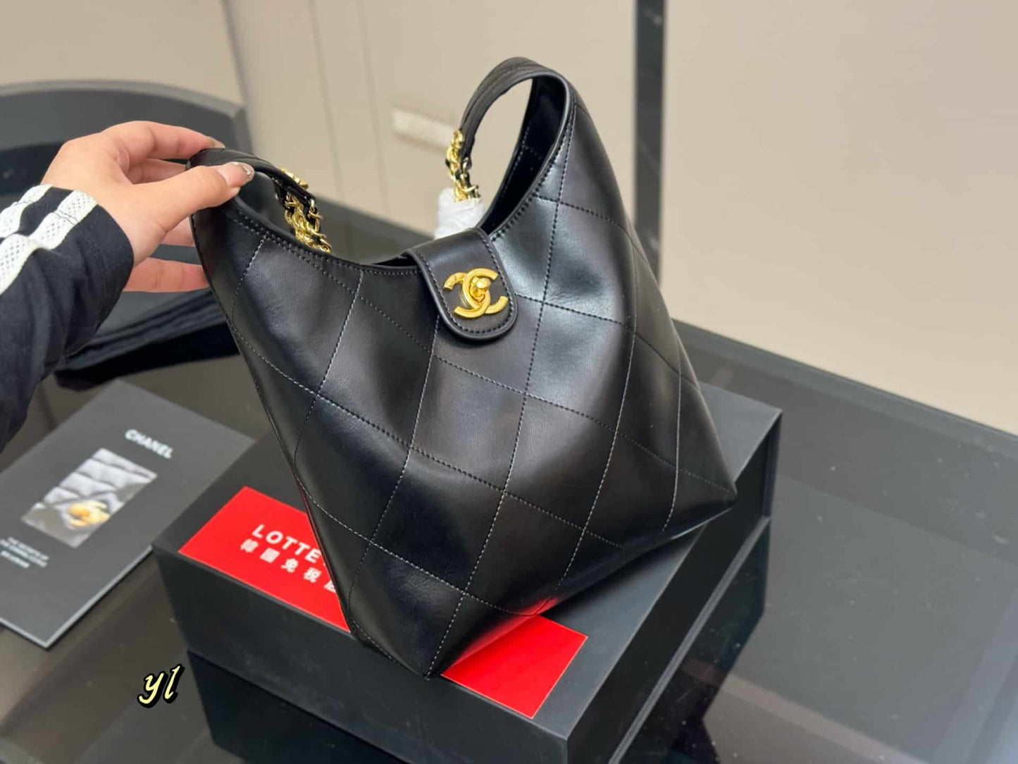 CHANEL LARGE HOBO BAG SHINY GOLD TONE METAL BLACK 21CM AS5410 B19776 94305