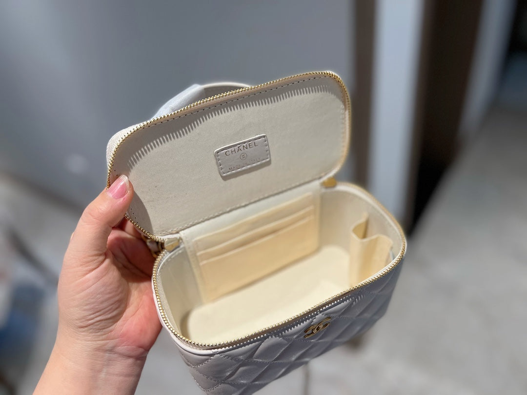 Chanel Trendy CC Vanity Case With Chain Quilted