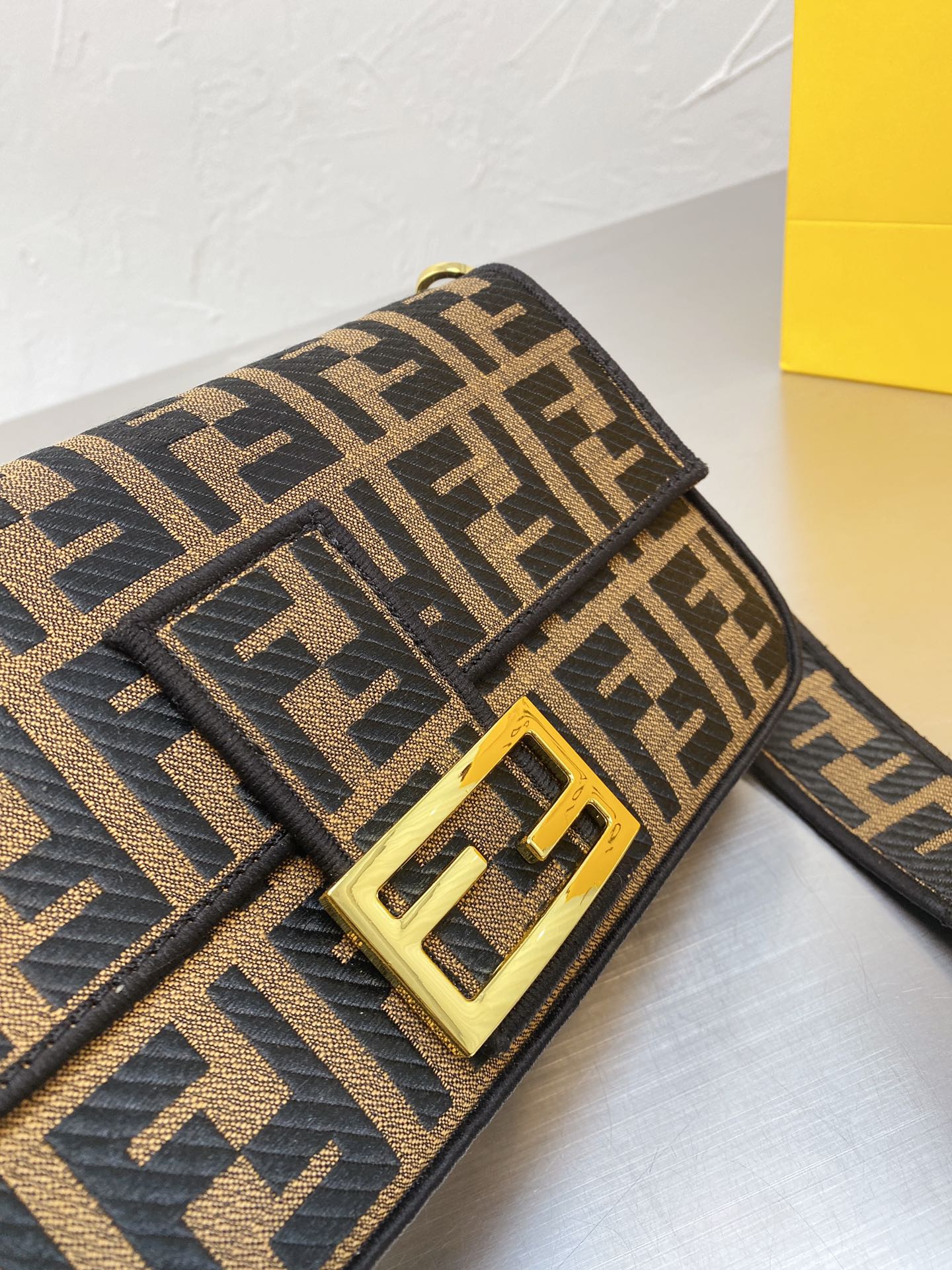 Fendi Baguette Bag Aus Canvas In Braun