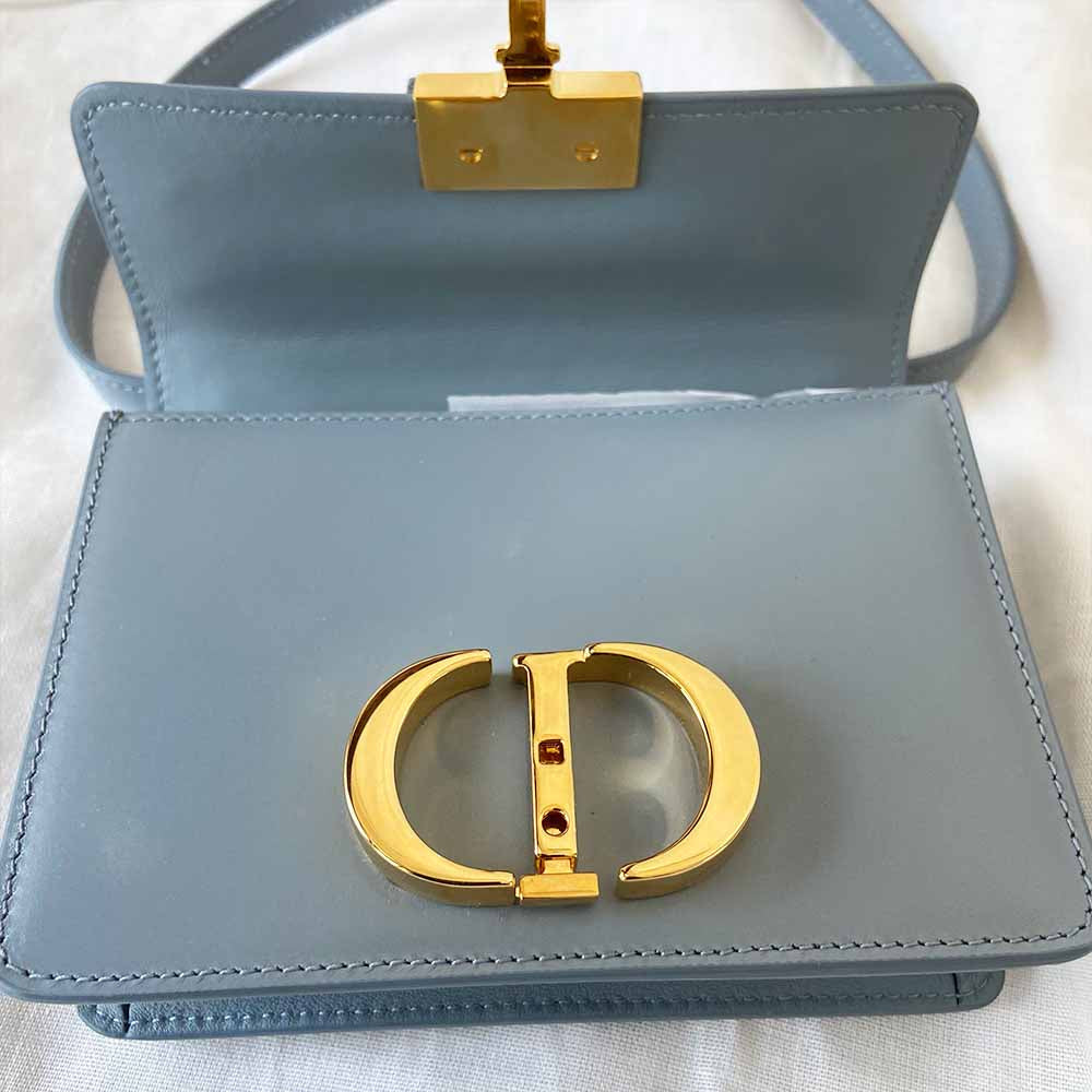 Dior micro 30 Montaigne blue crossbody bag