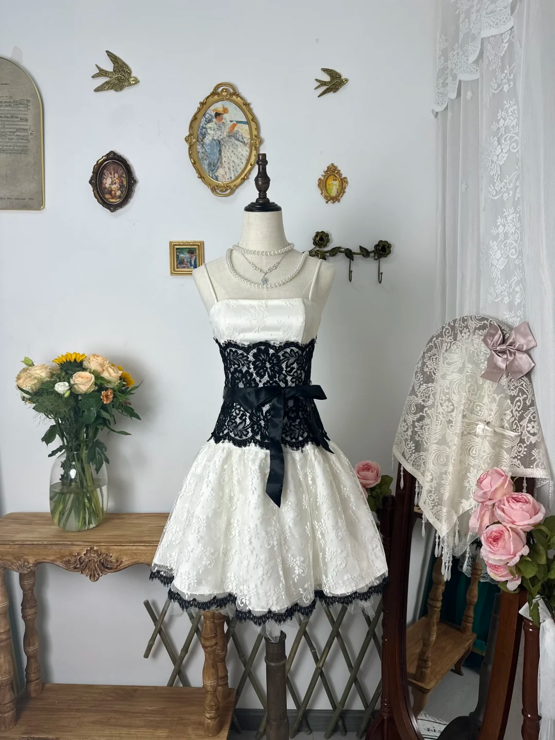 Cute A Line Strapless Bow Black White Lace Short Homecoming Dress Cocktail Dress SH3002