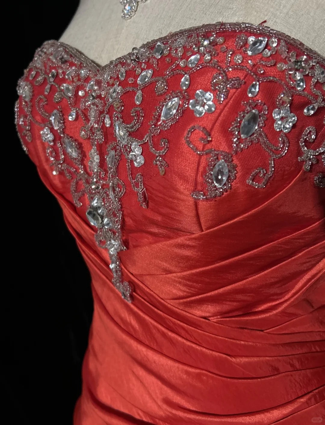 Red Gorgeous Vintage Shiny Elegant Delicate Rhinestone Beaded Satin Floor Length Fairy Ball Gown Evening Gown Party Gown Prom Gown Red Waltz gh3854