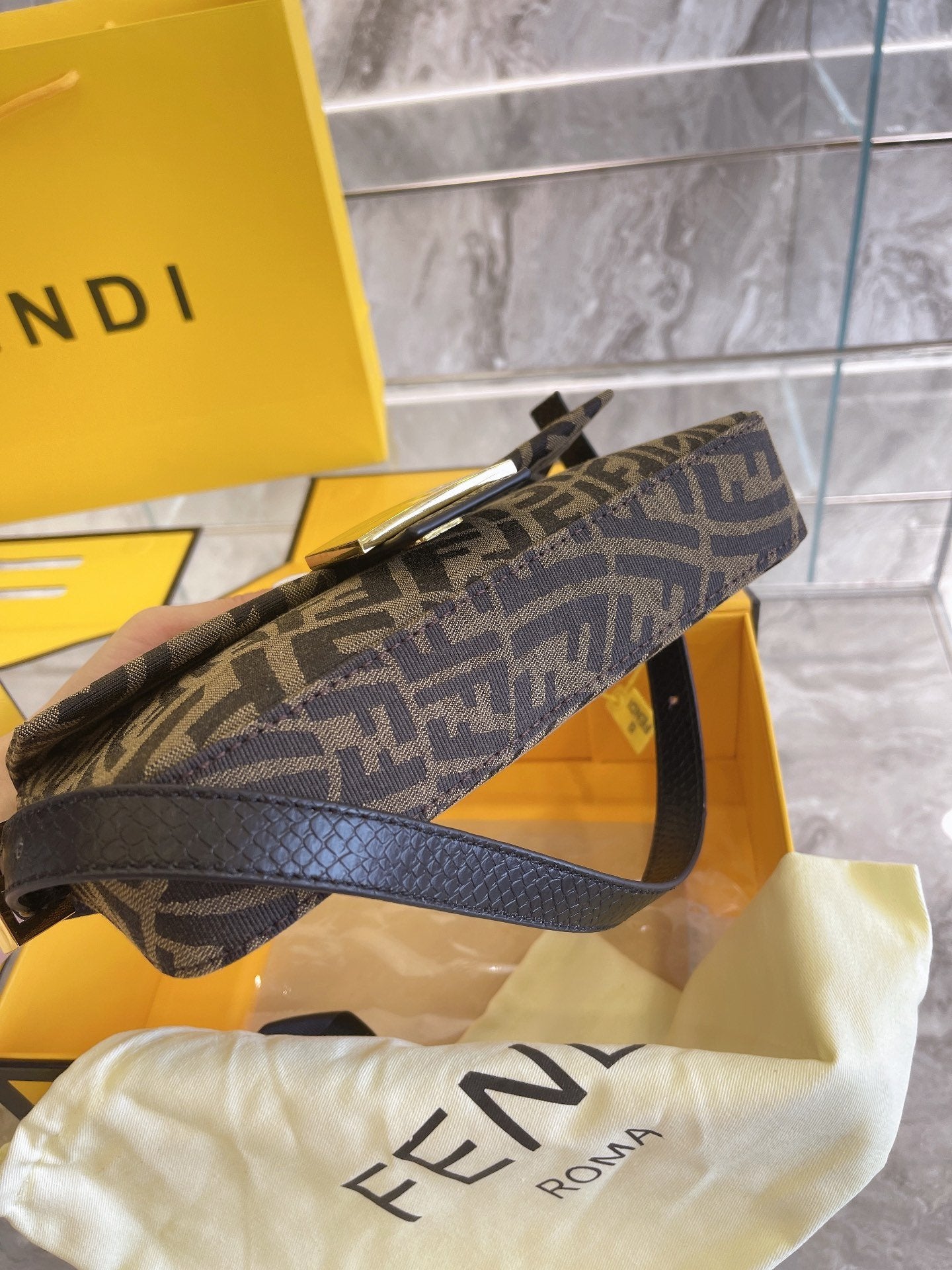 Fendi Women Baguette 1997 Brown