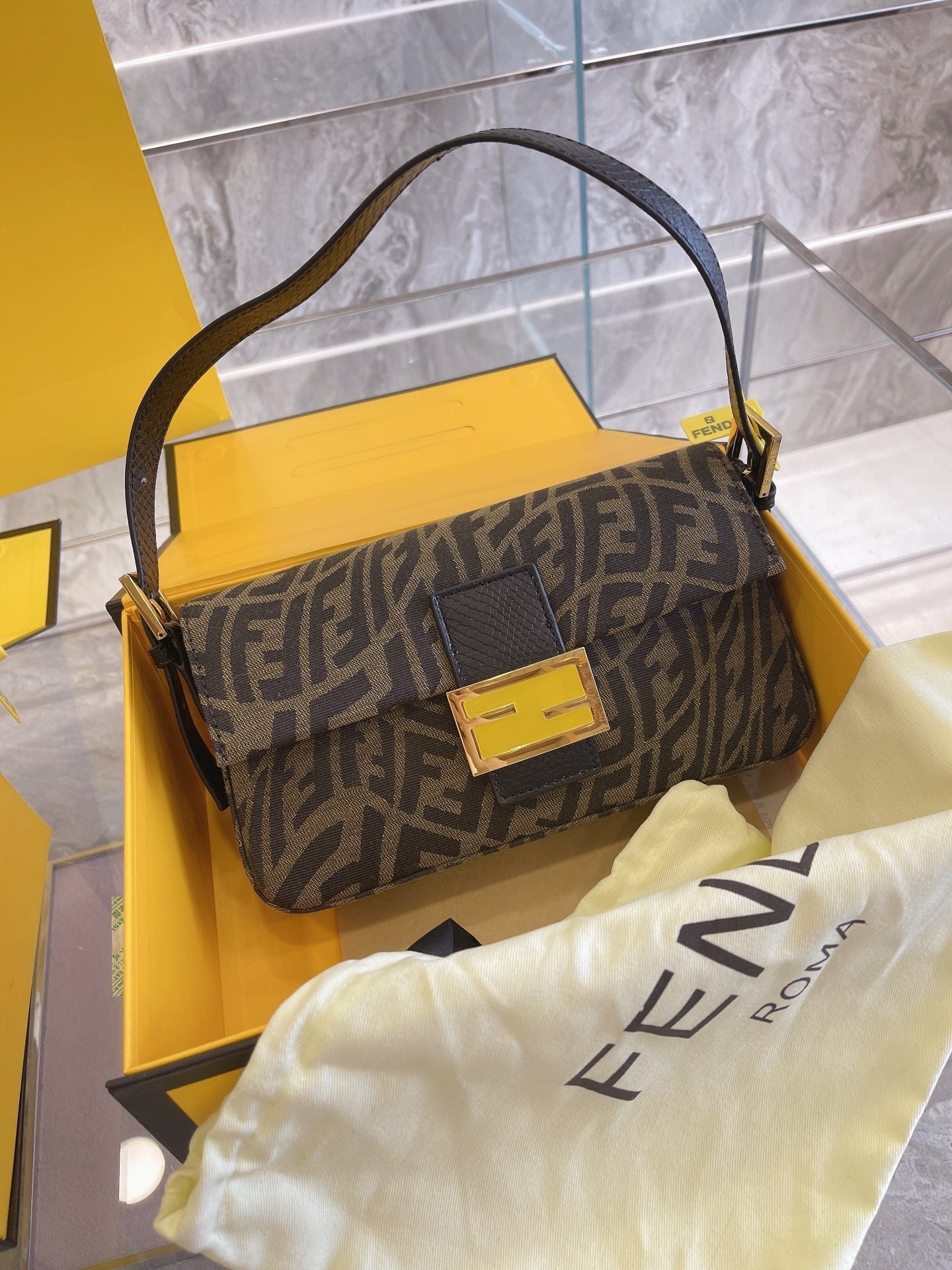 Fendi Women Baguette 1997 Brown