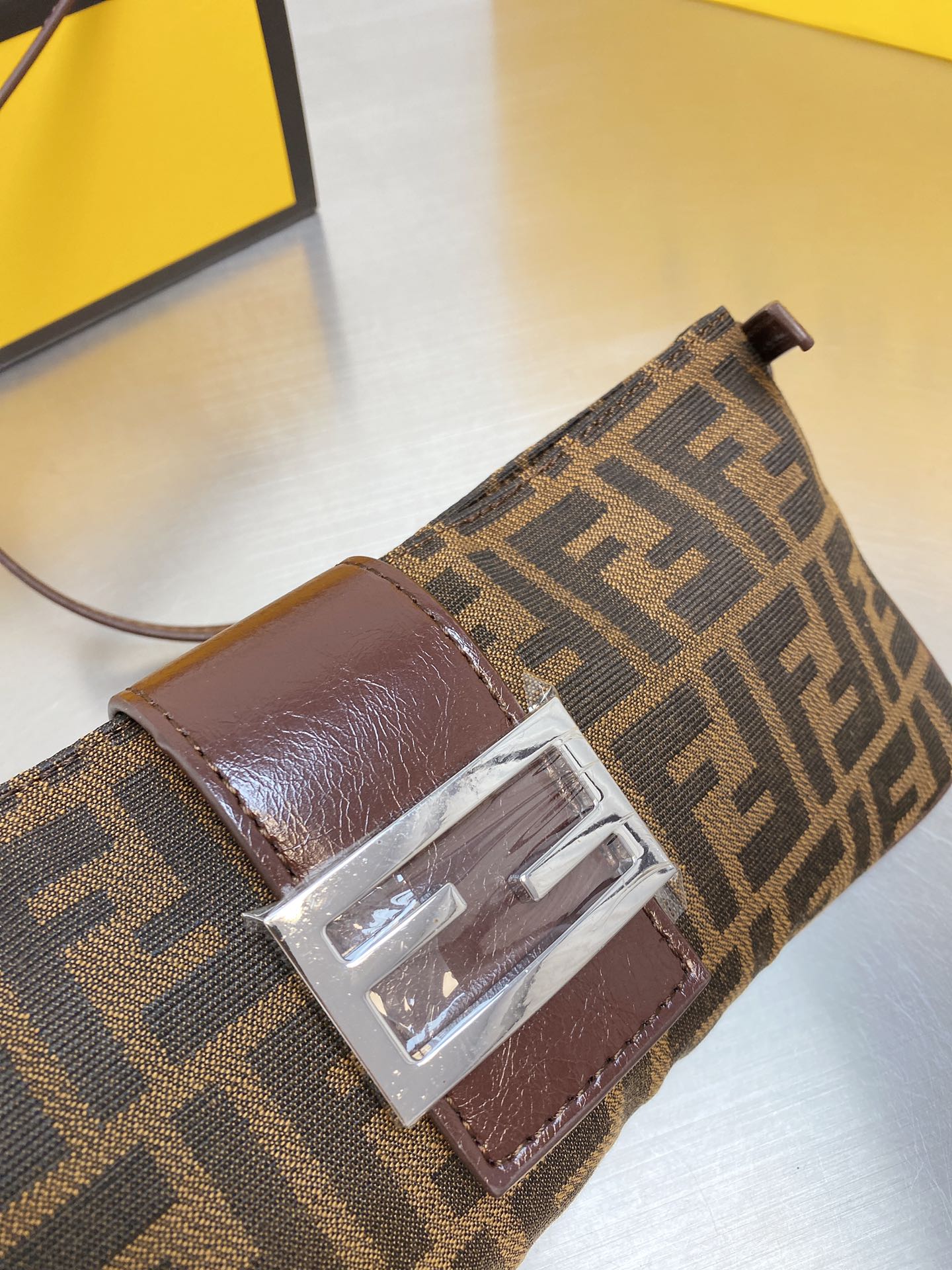 Fendi Pre-Owned 1990-2000s Baguette shoulder bag