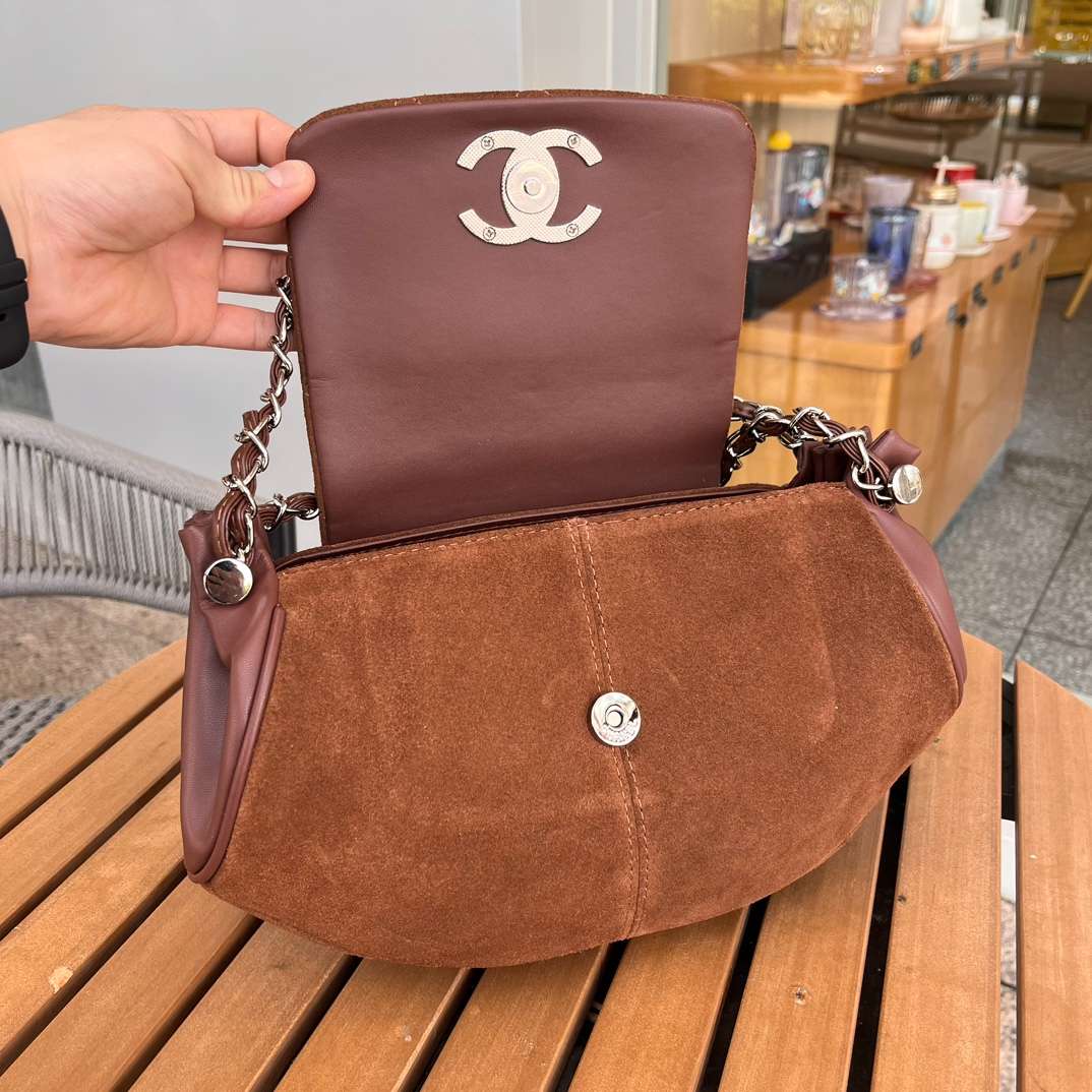 Chanel Accordion Flap Bag In Beige Quilted