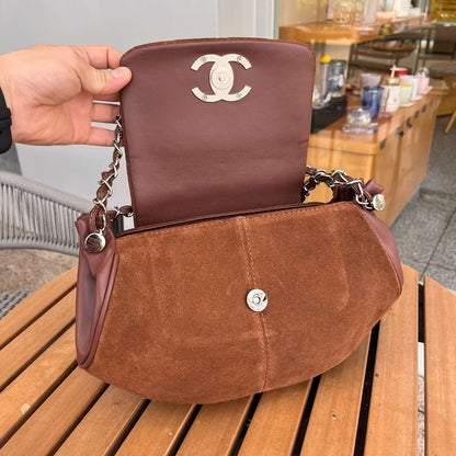 Chanel Accordion Flap Bag In Beige Quilted