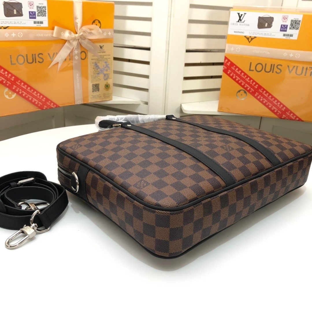 Louis Vuitton Porte-Documents Voyage PM