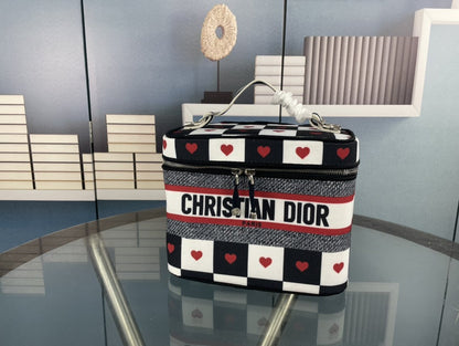 Dioramour Vanity Case