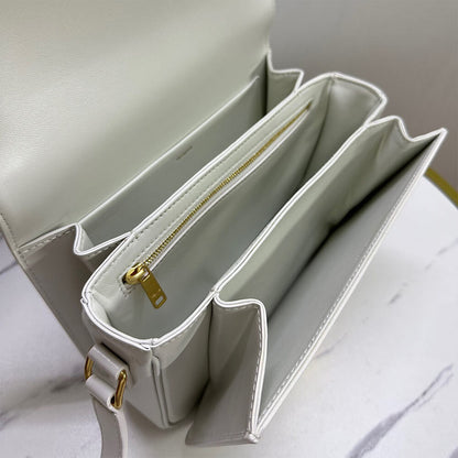 CELINE CLASSIQUE TRIOMPHE BAG in shiny calfskin