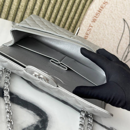 CHANEL Classic Flap Medium