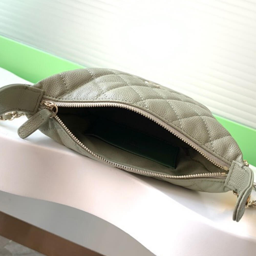 CHANEL Classic Chain Hobo