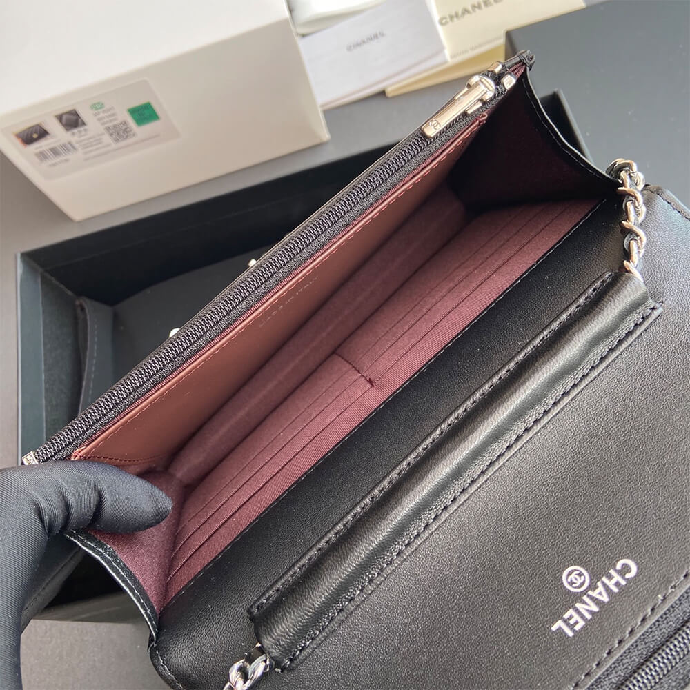 CHANEL Classic Wallet On Chain