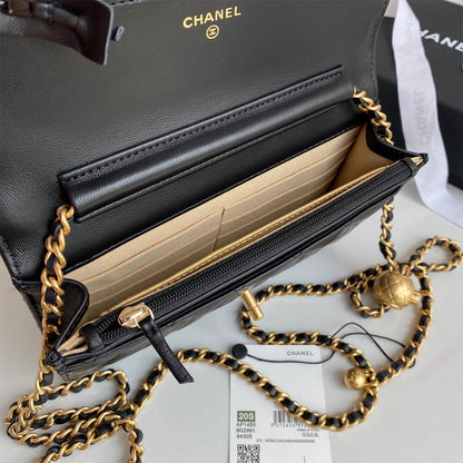 CHANEL Classic Wallet On Chain