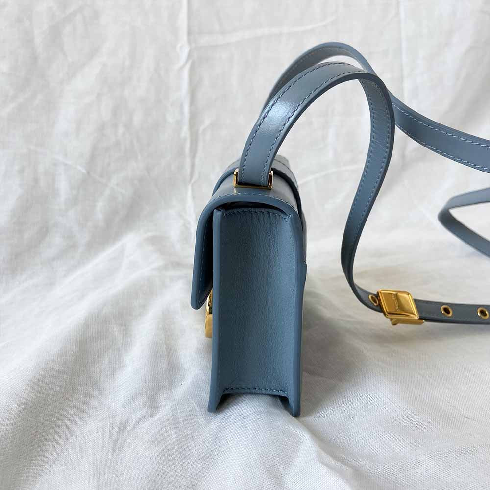 Dior micro 30 Montaigne blue crossbody bag