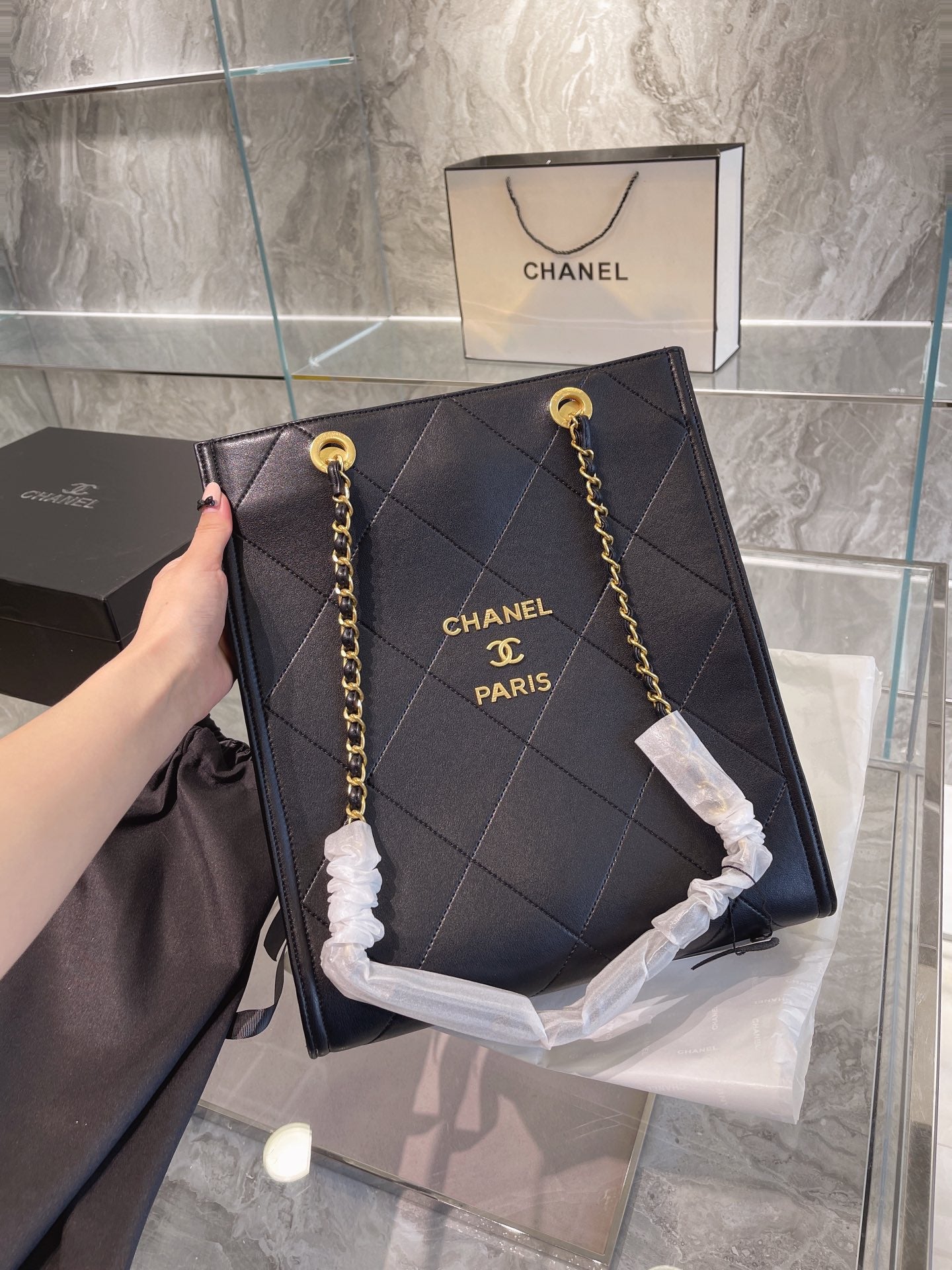 CHANEL SHOPPING BAG