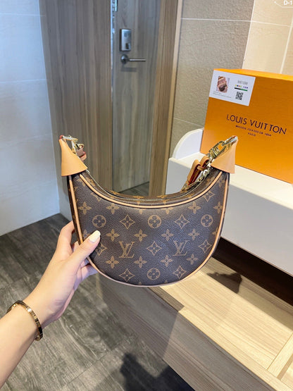 LOUIS VUITTON Loop Monogram