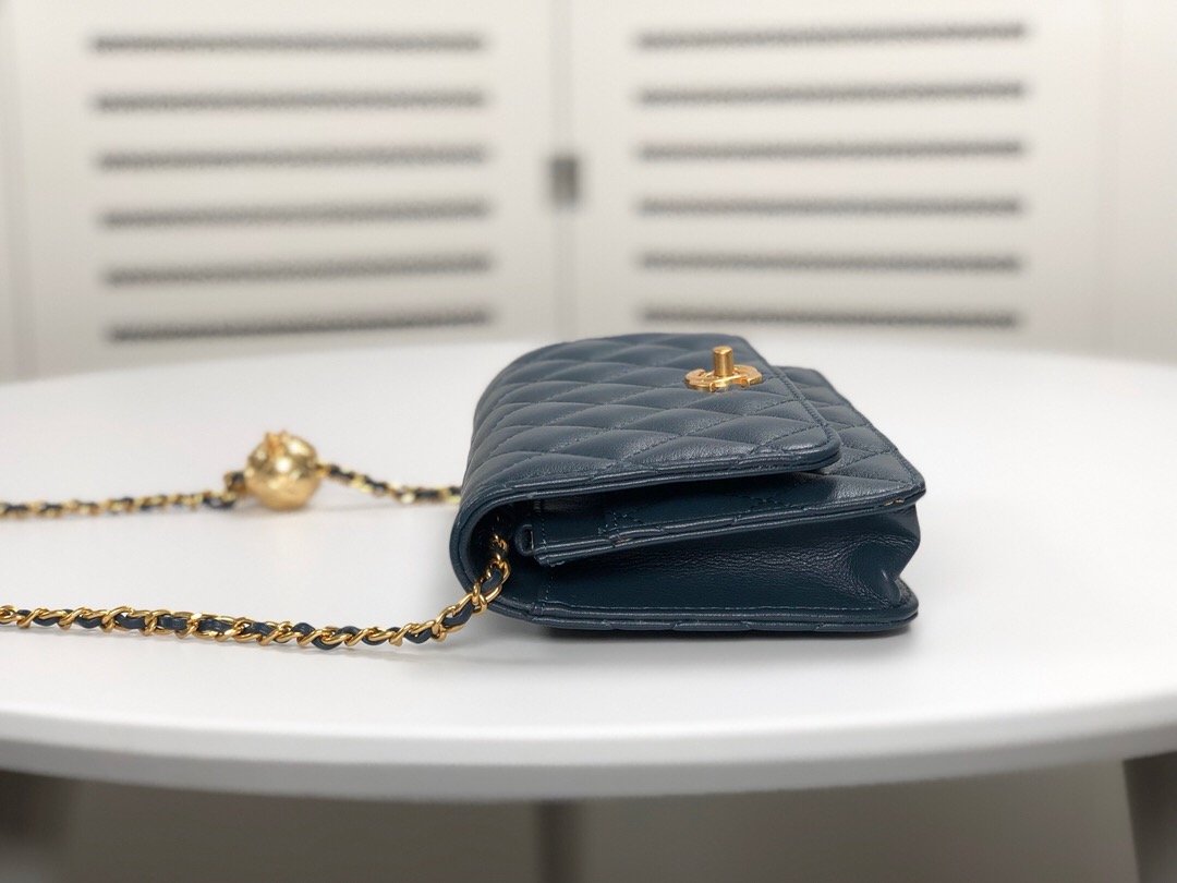 Chanel CC Wallet on chain