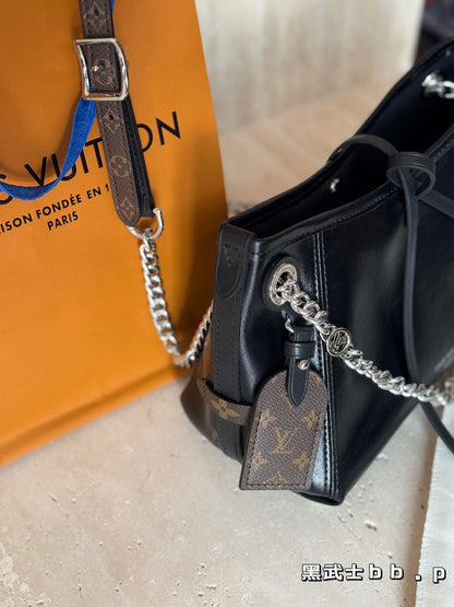 Louis Vuitton LV Black Tote Bag Slidable Metal Chain 26x17cm