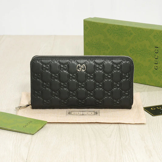 Gucci Single Zipper Handbag Black 20x10cm