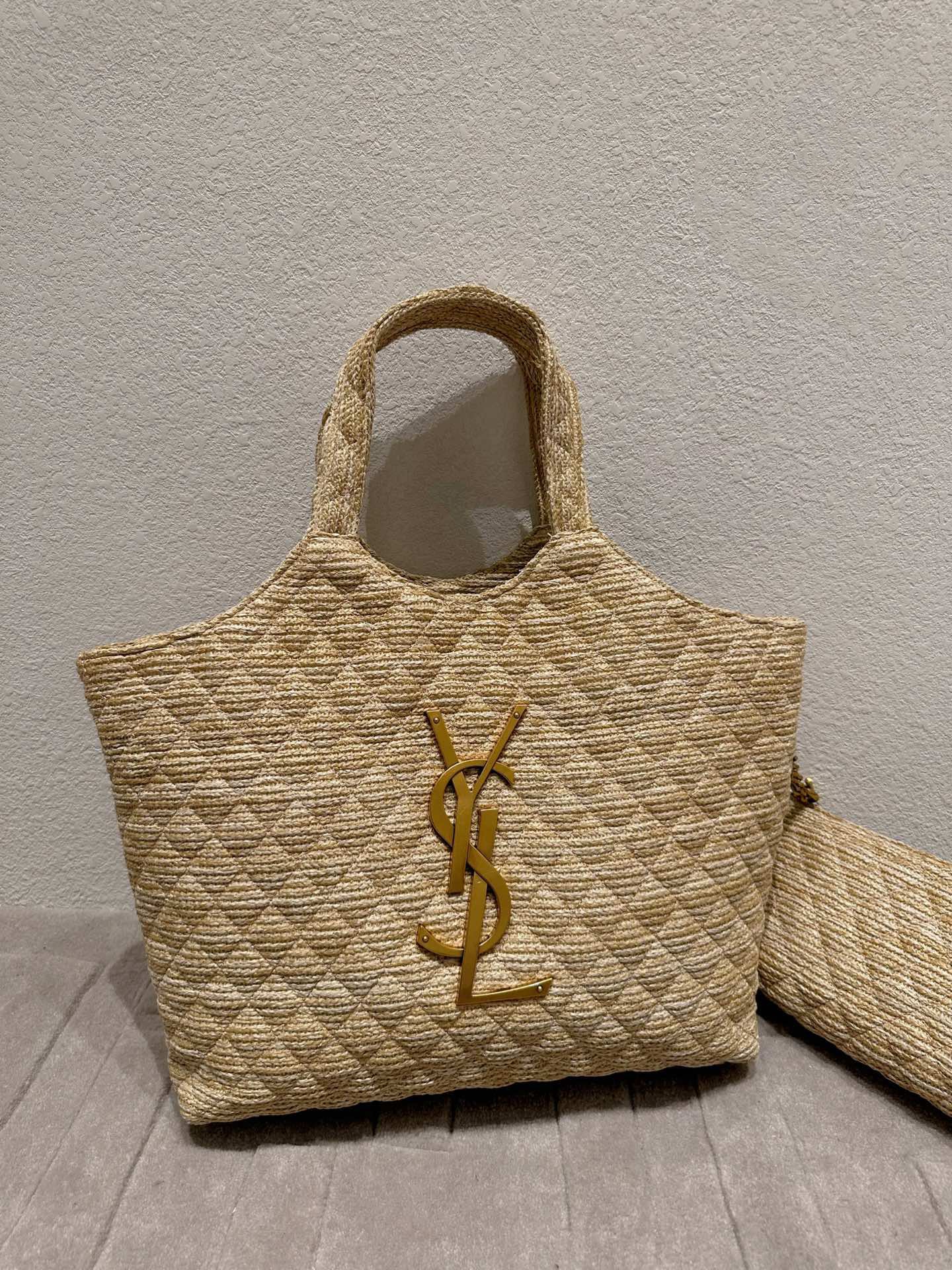 Women Saint Laurent Icare Maxi Shopping Bag In Quilted