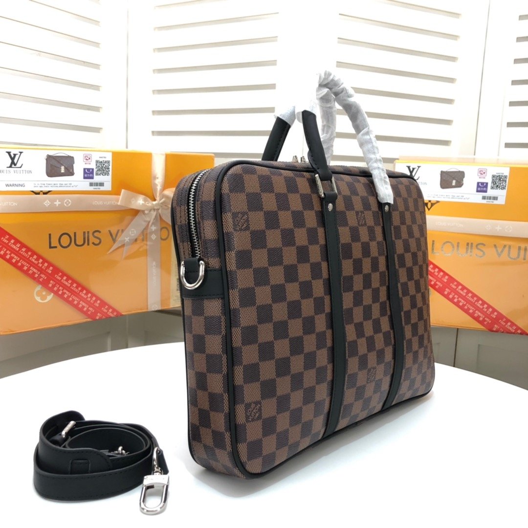Louis Vuitton Porte-Documents Voyage PM