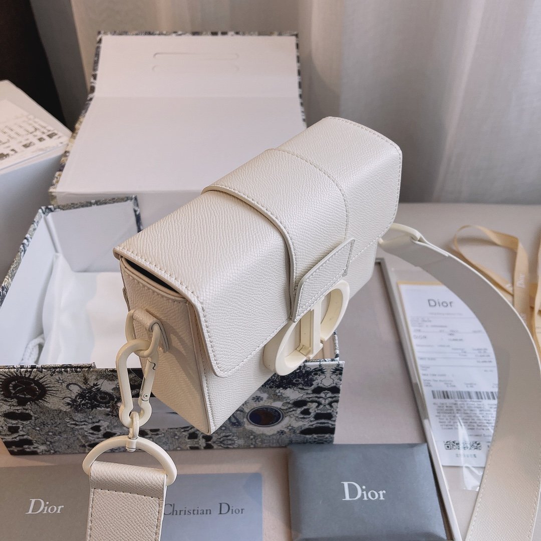 Dior 30 Montaigne Box Bag White