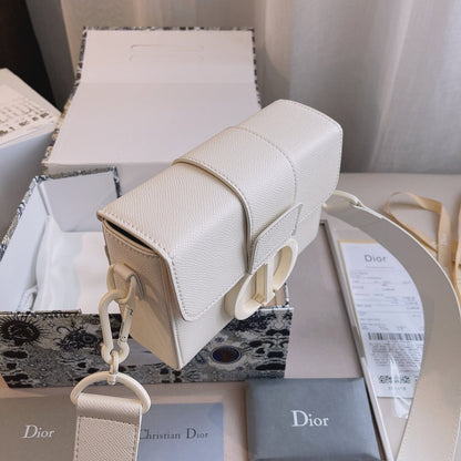 Dior 30 Montaigne Box Bag White
