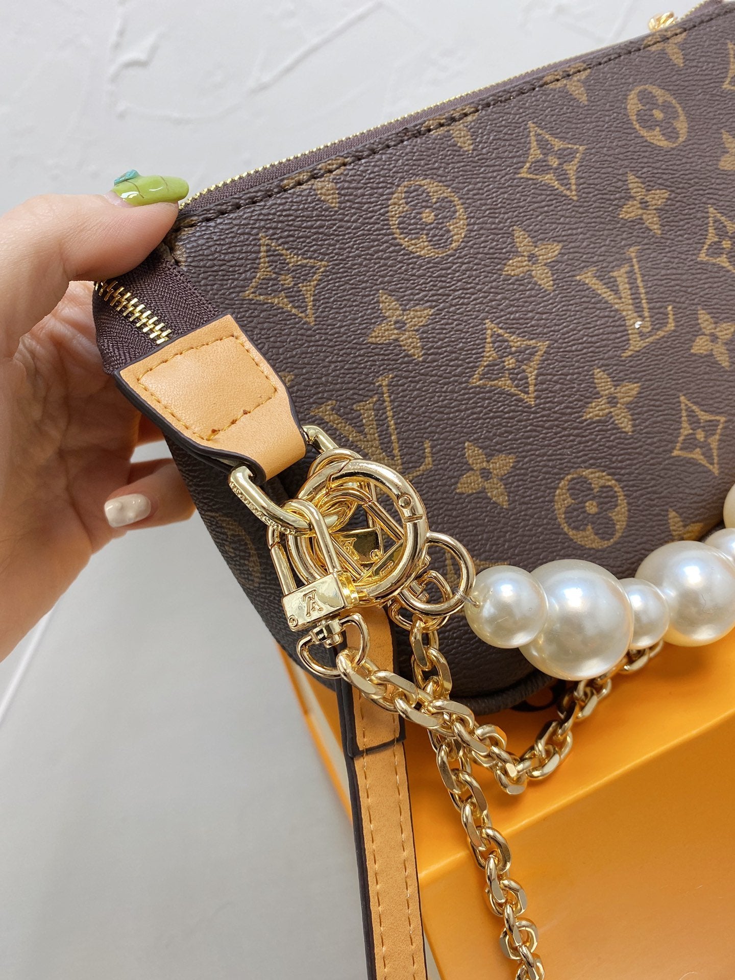 LV Ivy Monogram