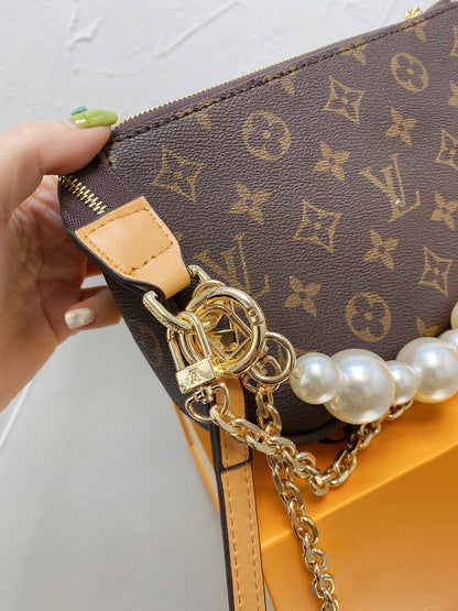 LV Ivy Monogram