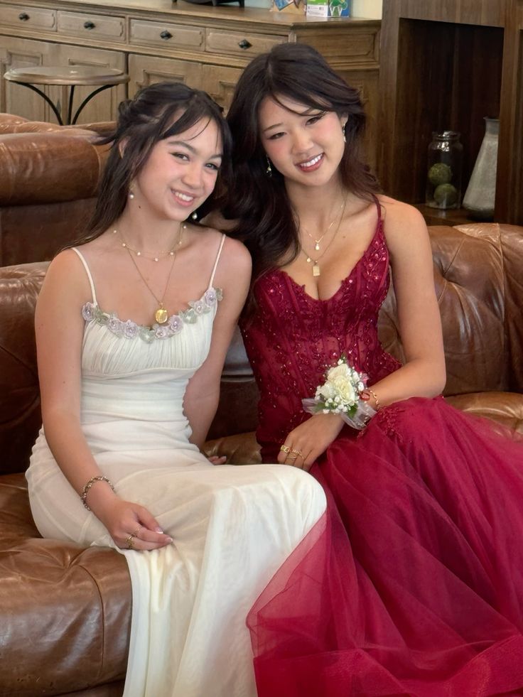 White Sweet Cute Elegant Floral Neck Spaghetti Straps Long Chiffon Tulle Homecoming Dress Wedding Guest Dress Birthday Party Dress Bridesmaid Dress gh4085