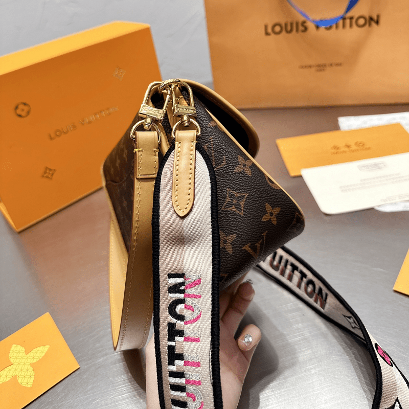 Louis Vuitton Diane M45985