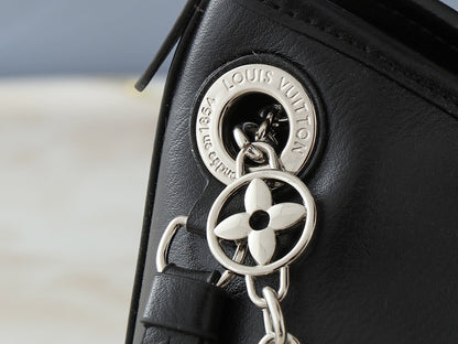 Louis Vuitton LV CarryAll BB Shoulder Bag 26x17x10cm